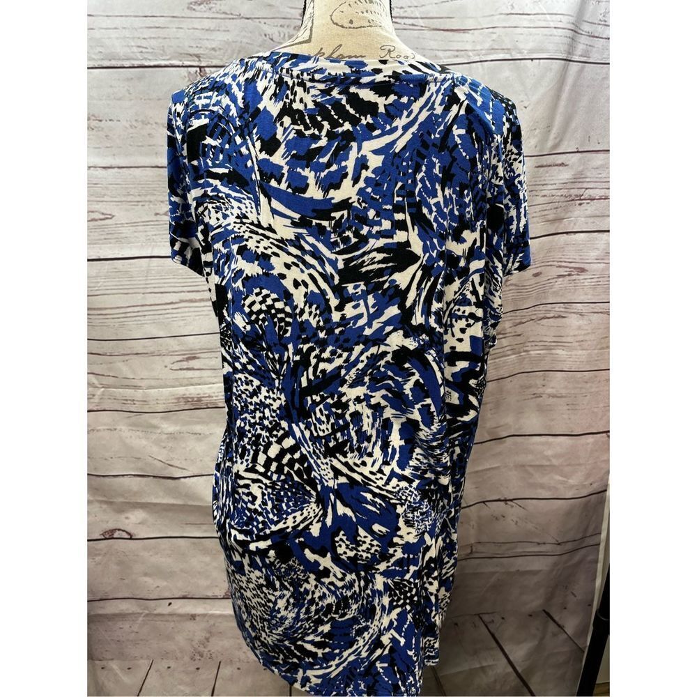 RISE Women Blue Black White Abstract Print Short Sleeve Tunic Top Plus Size 2X - Picture 2 of 3